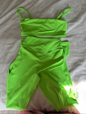 Vitality Neon Lime Active Set - Sports bra & High-Waist Leggings